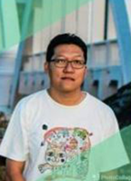 คุณ ปรัชญา พฤกษวาล