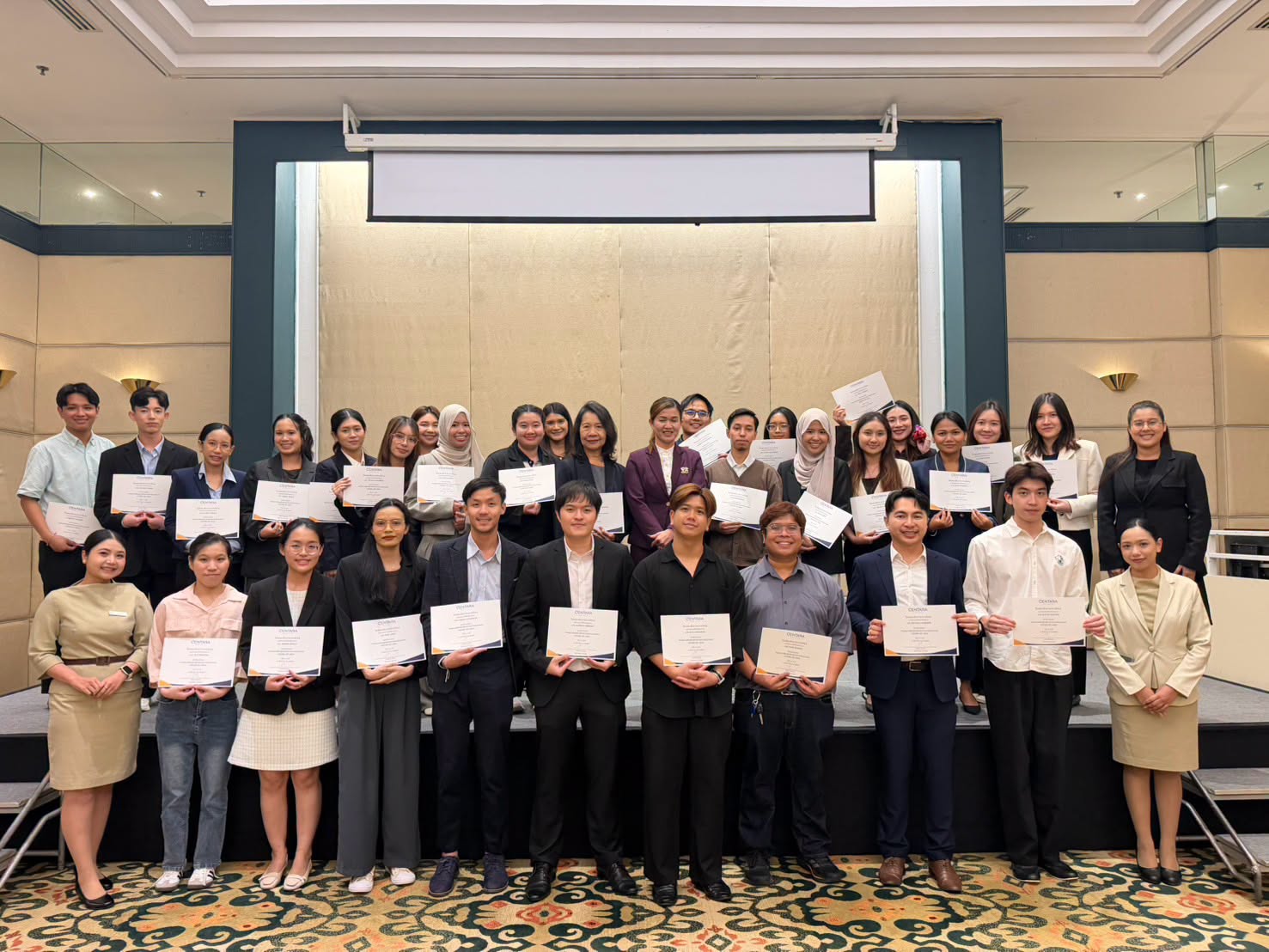 หลักสูตรบริหารธุรกิจมหาบัณฑิต จัดโครงการ “Executive Image & Dining Etiquette บุคลิกภาพและมารยาทบนโต๊ะอาหารสำหรับนักธุรกิจ