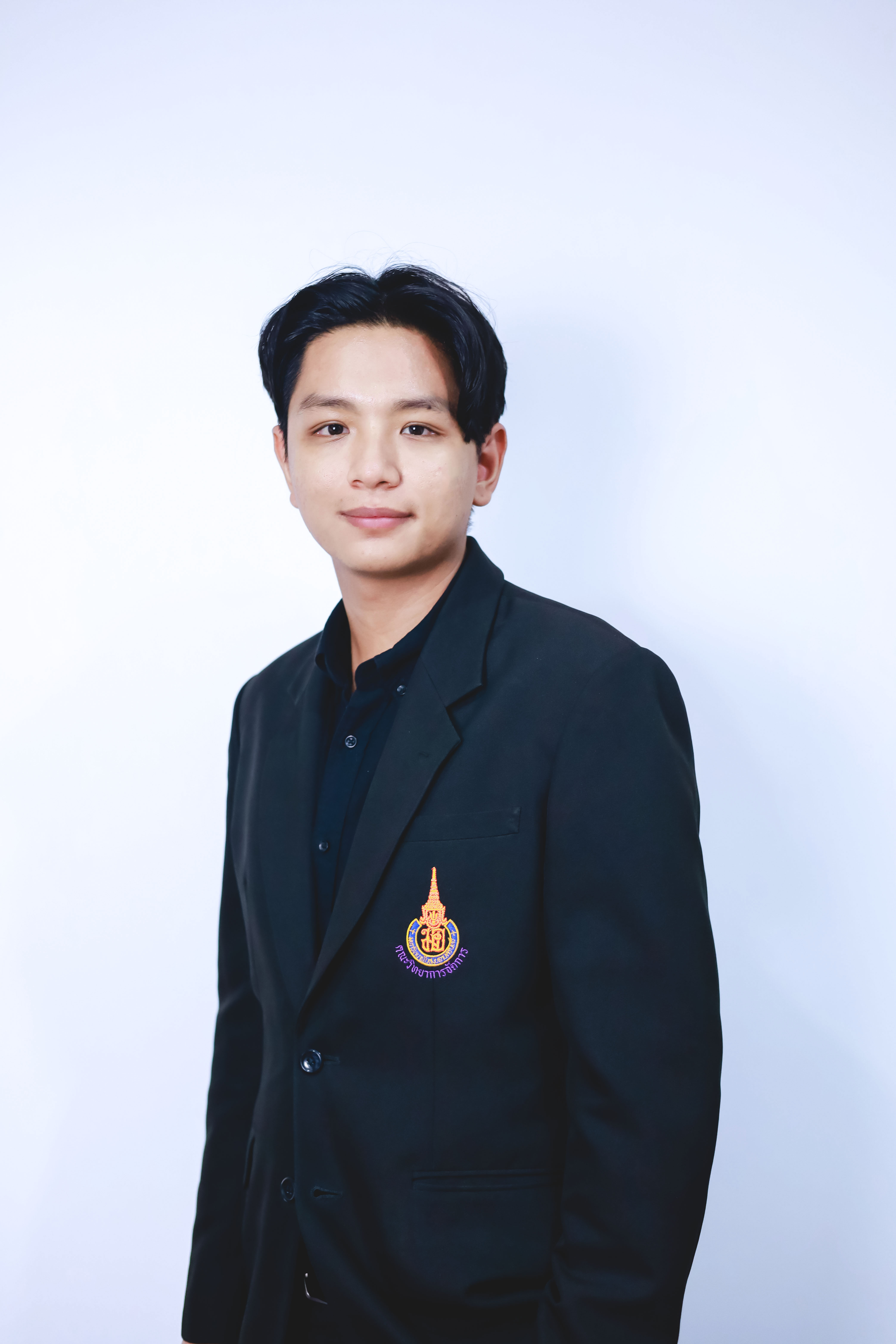 นายฐิติวัลค์ แก้วประดับ
